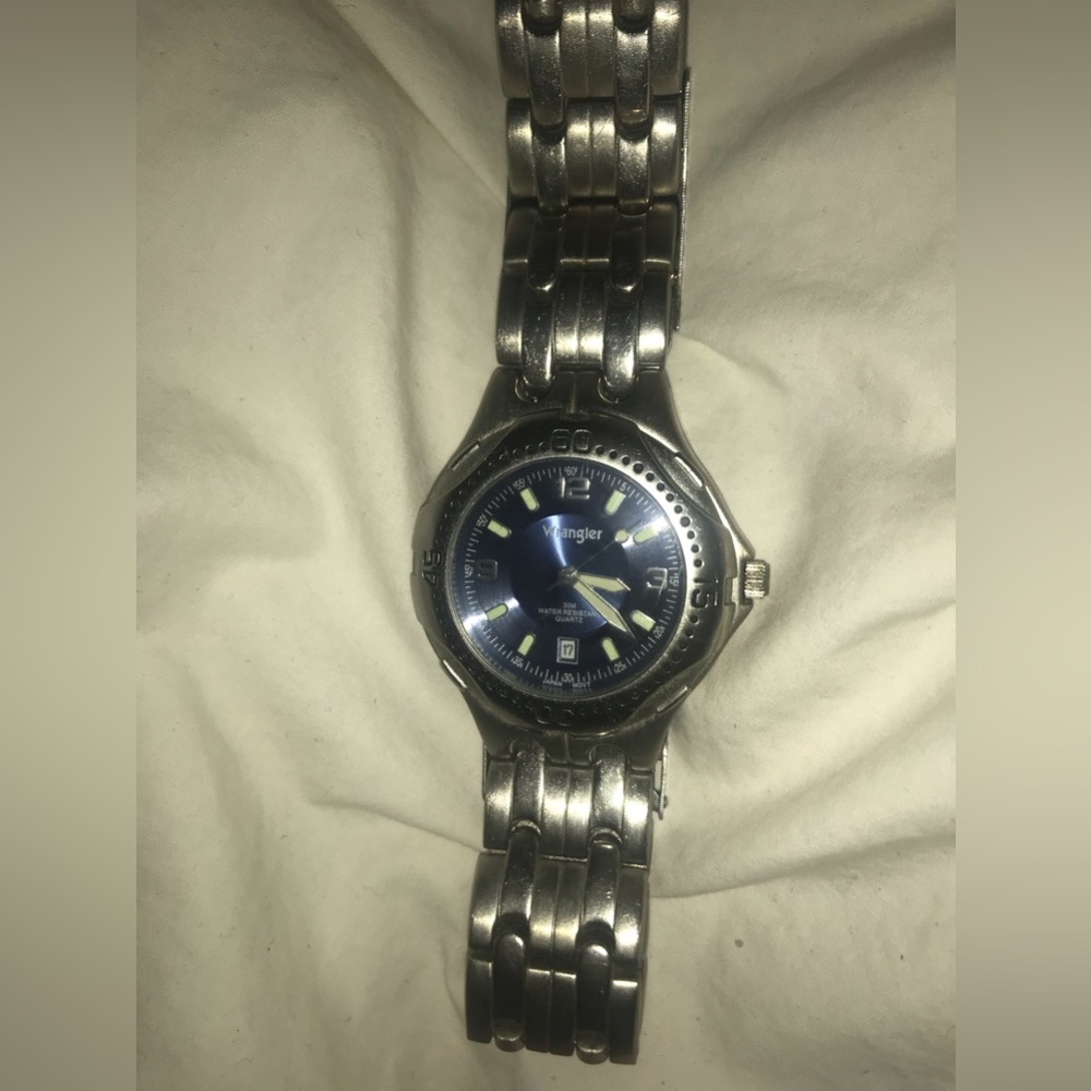 Wrangler Men's Analog Silver Toned Water Resistant Date Watch Glow in the Dark
